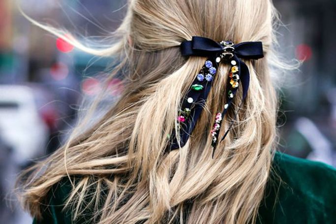 8 Throwback Hair Accessories That Are About To Return 8 Throwback Hair Accessories That Are About To Return